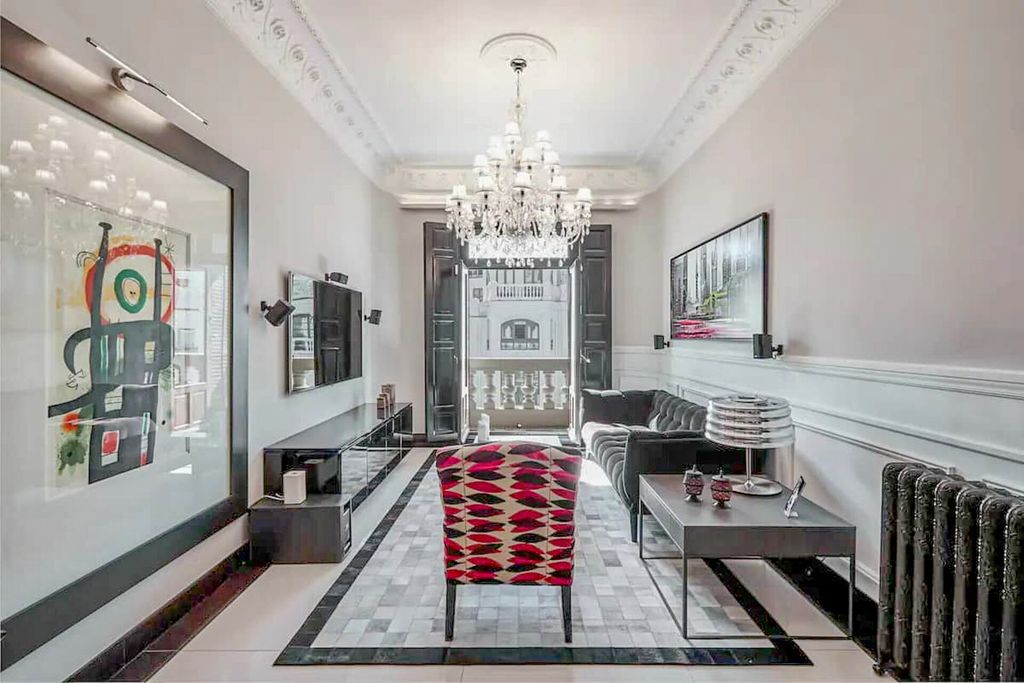 Apartment Gran Via Madrid Olivers Travels 5