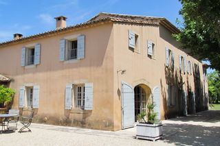 Les Volets Bleus CH Provence OliversTravels 1