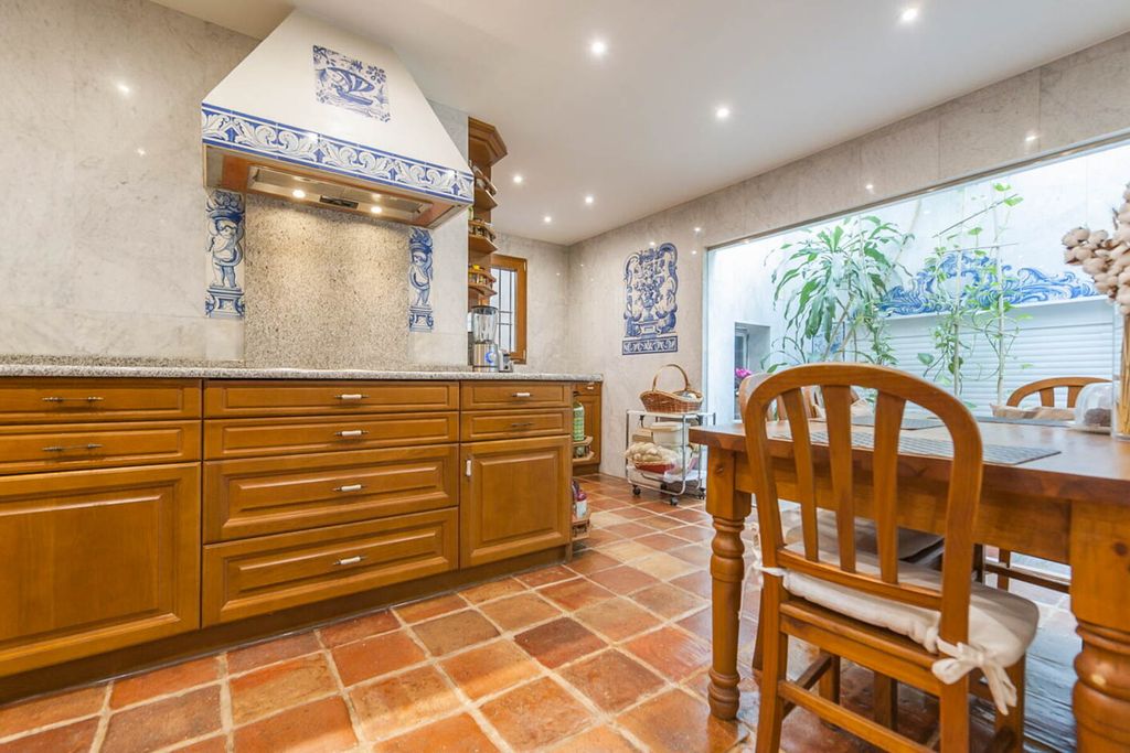 Villa Majadahonda Madrid OliversTravels 4