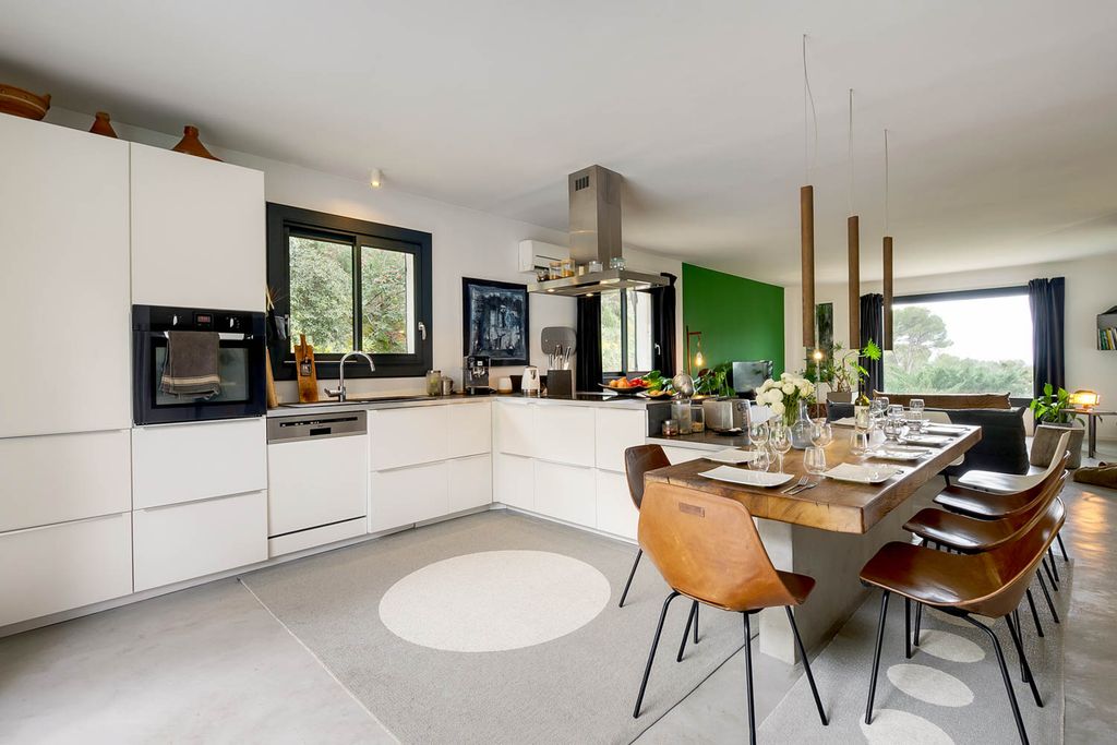 Villa De La Colline CH Provence OliversTravels 3