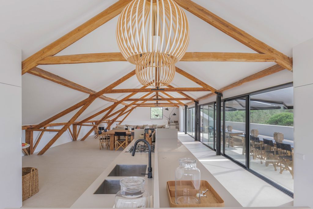 Sandy Crab Villa Lisbon Coast Olivers Travels 3 01