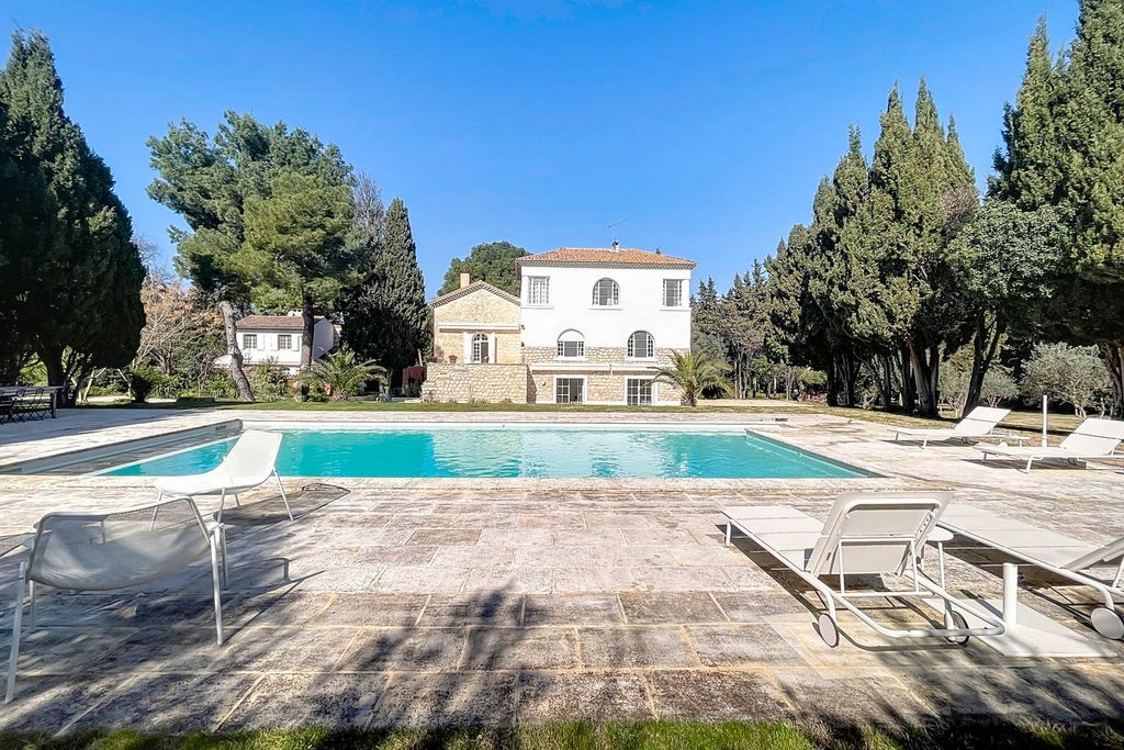 Pave Rose CH Provence OliversTravels 2