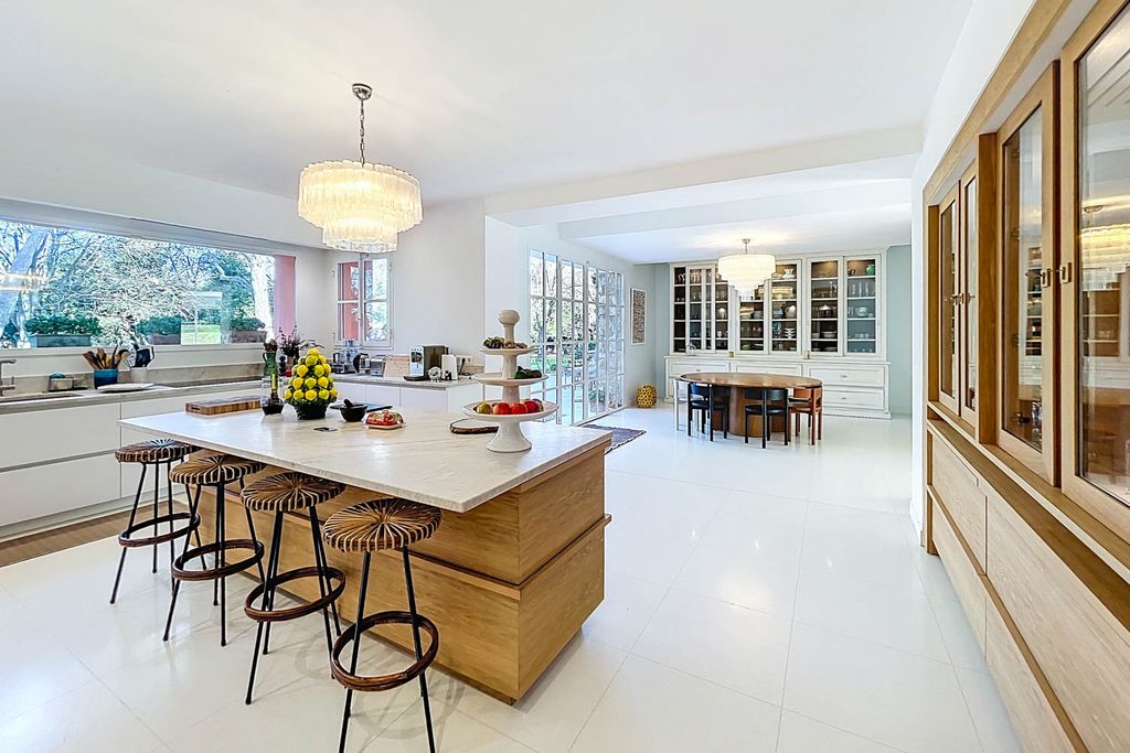 Pave Rose CH Provence OliversTravels 3