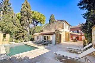 Pave Blanche CH Provence OliversTravels 1