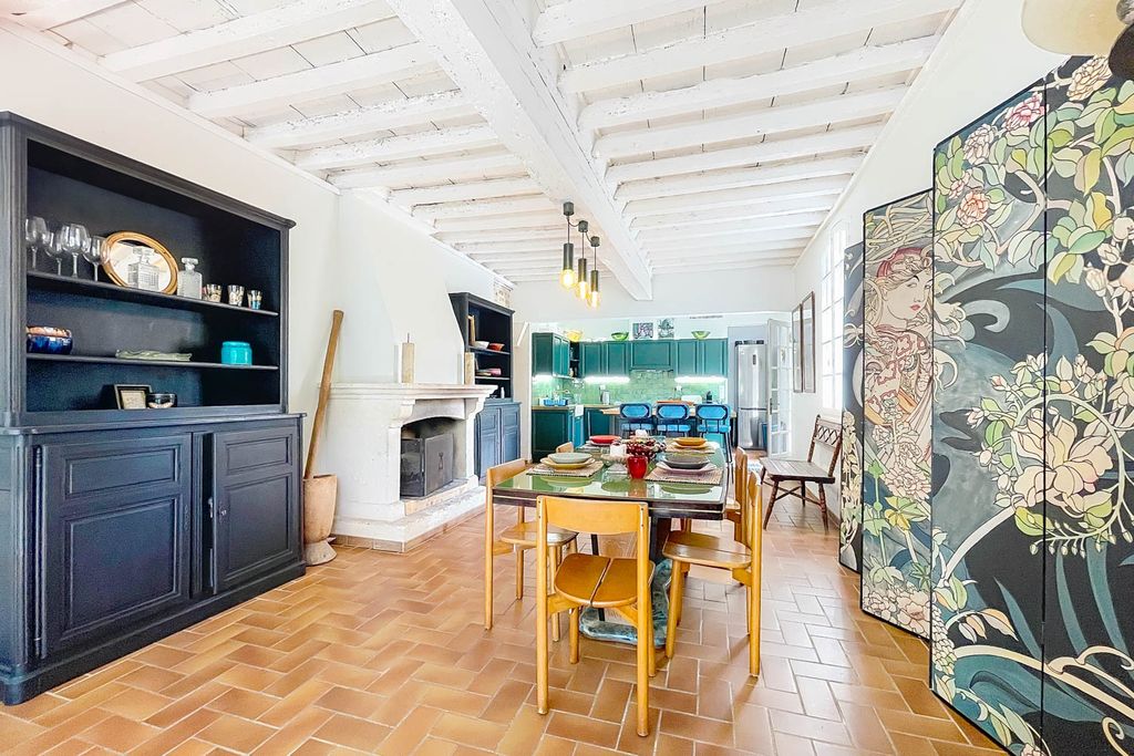 Pave Blanche CH Provence OliversTravels 5