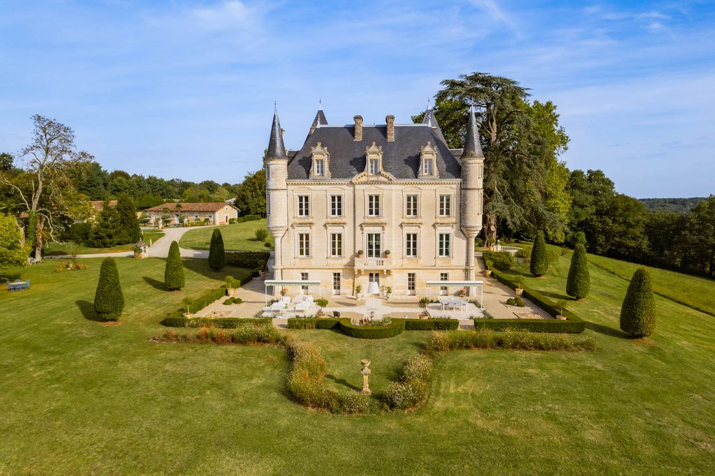 Chateau Lucien Dordogne OliversTravels 1