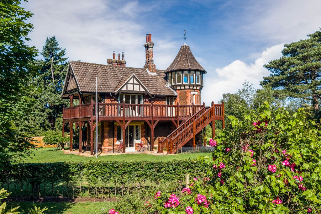 The Folly Sandringham Olivers Travels 1