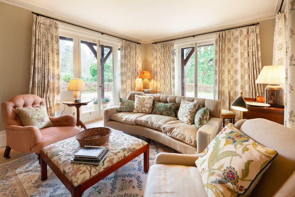 The Folly Sandringham Olivers Travels 3