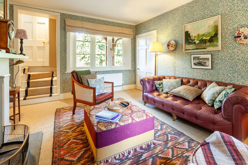 The Folly Sandringham Olivers Travels 4