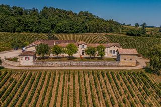 Chateau Des Etoiles Aquitaine Olivers Travels 1