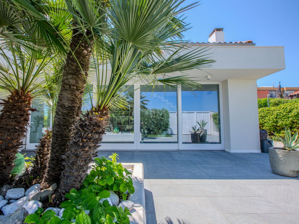 Villa Al Fresco Le Marche Olivers Travels 02