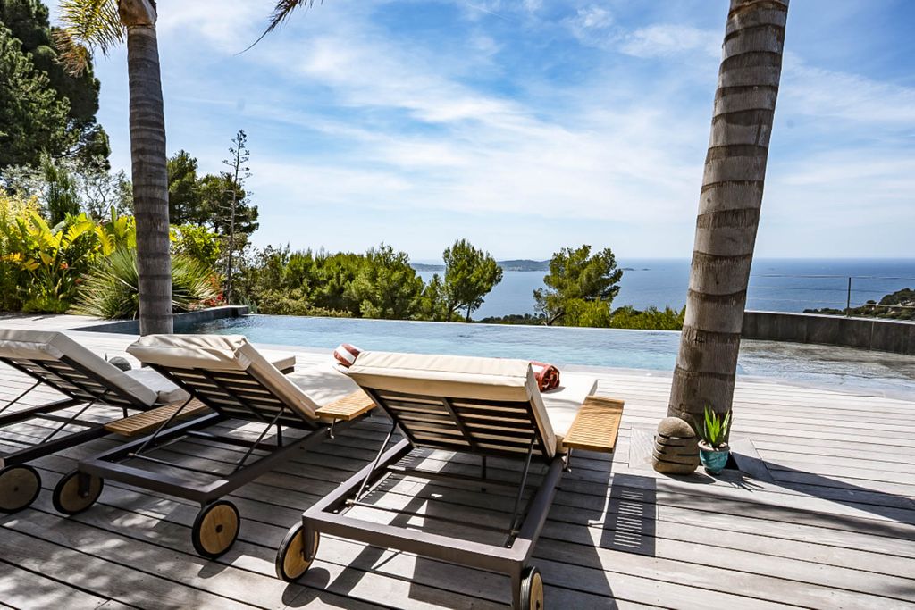 Reconfort de la Vue French Riviera OliversTravels 3