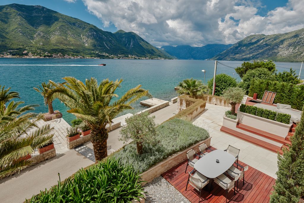 Villa Dajana BayOfKotor Olivers Travels 1