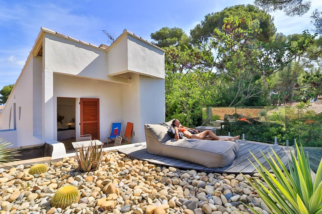 Le Nid sur Mer French Riviera OliversTravels 1