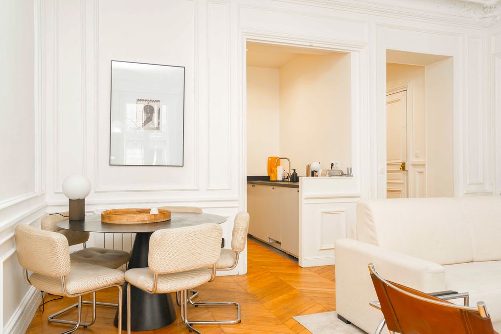 Pyramides Apartment Paris Olivers Travels 02