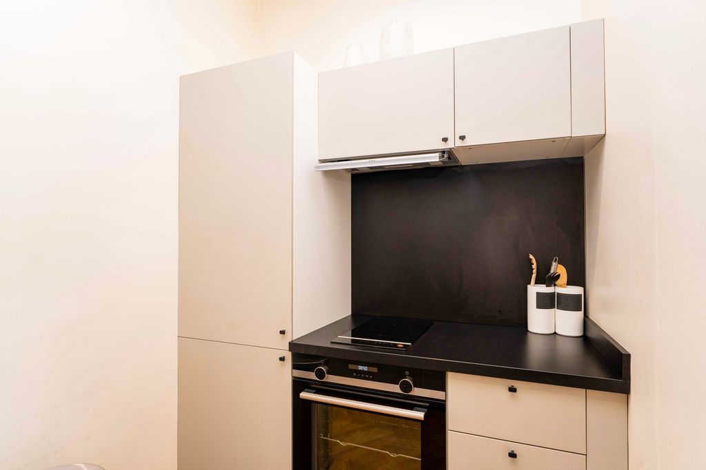 Pyramides Apartment Paris Olivers Travels 04