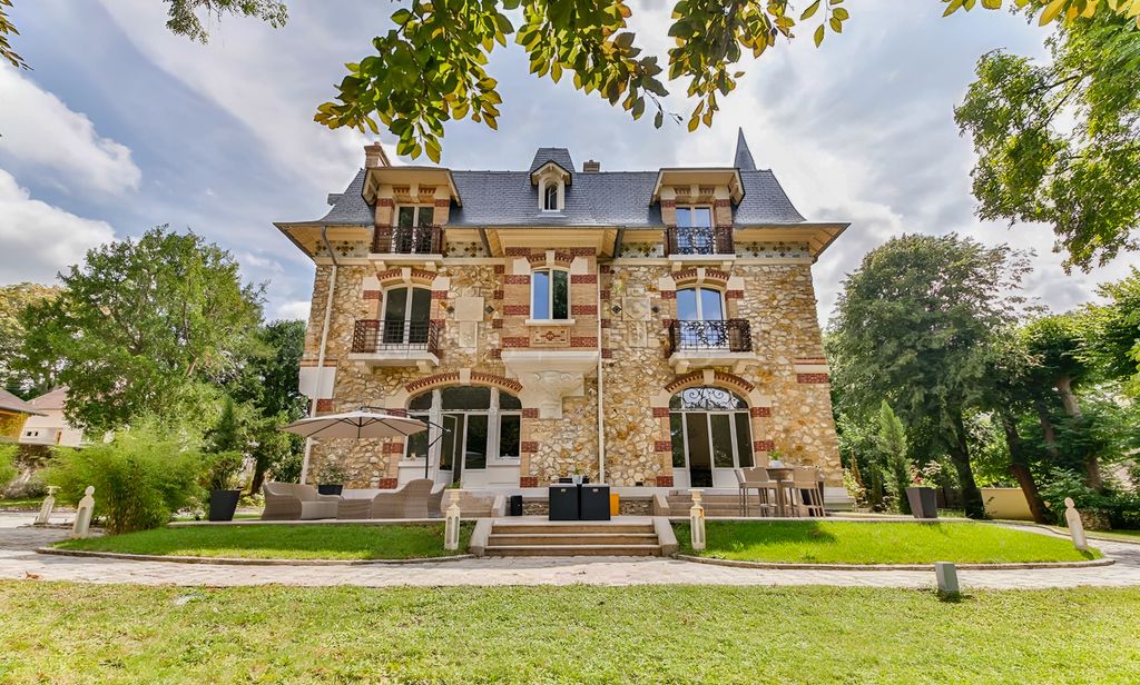 Chateau Pernelle Paris Olivers Travels 1