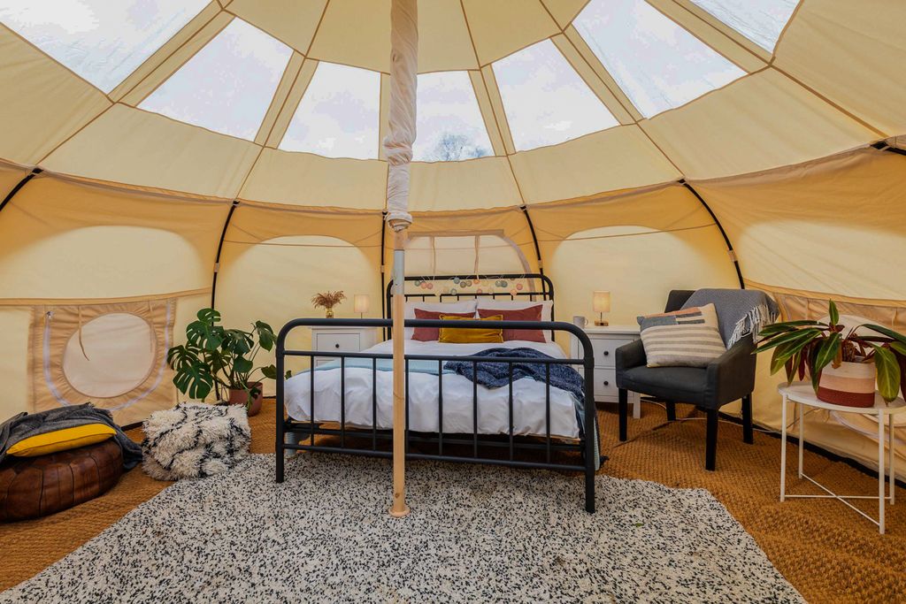 Charlcombe Tent III Bath Olivers Travels 3