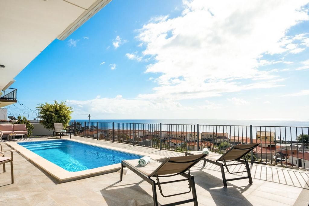 Wave Shack Madeira OliversTravels 2