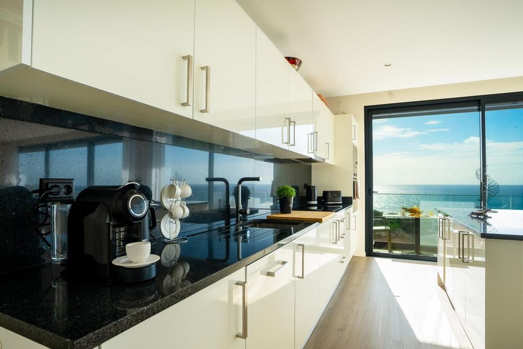 Wave Shack Madeira OliversTravels 5