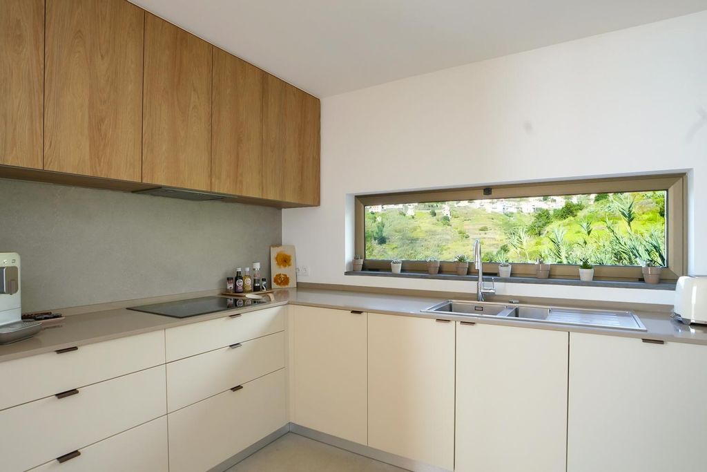 Salty Lemon Madeira OliversTravels 5