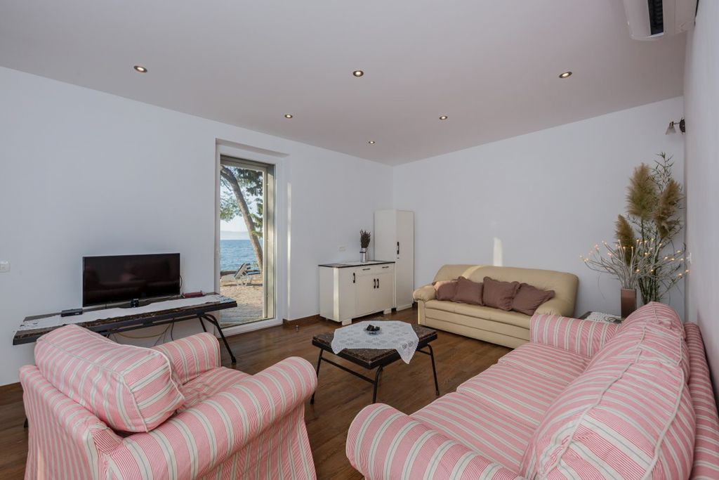 Casa Blu Adriatico Brac Olivers Travels 3