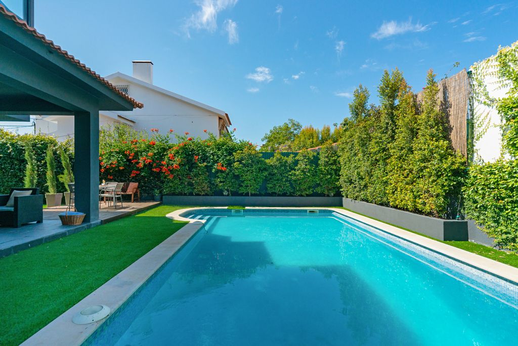 Nighthaus Cascais Lisbon Coast Olivers Travels 2