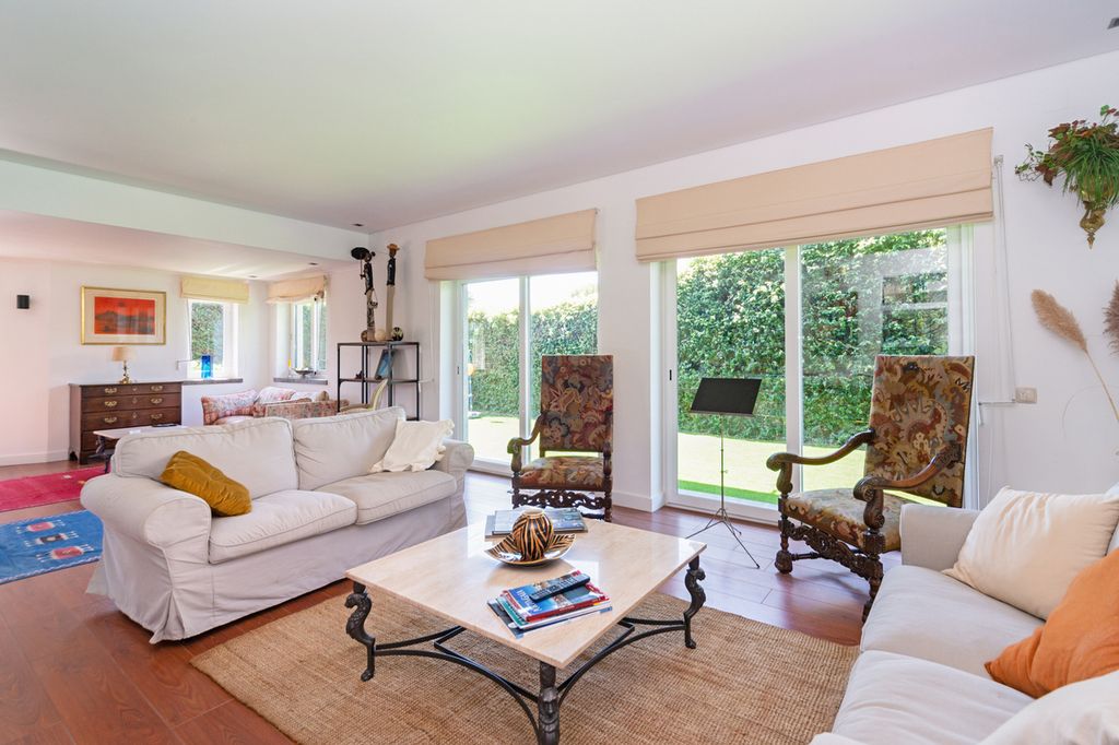 Nighthaus Cascais Lisbon Coast Olivers Travels 3