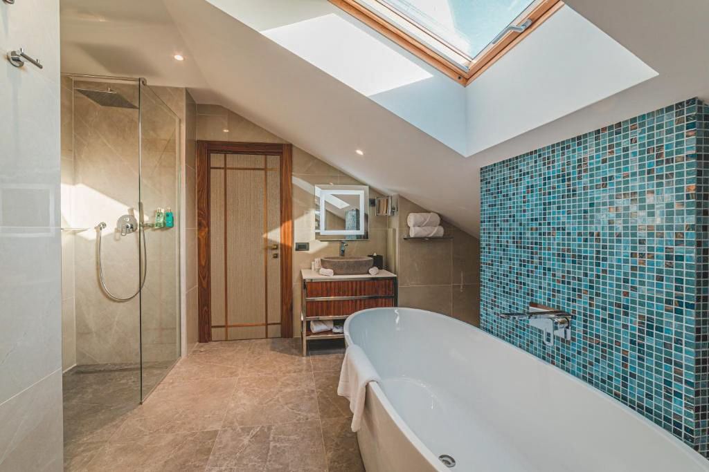 Ananti Suite Mansarda Sveti Stefan Olivers Travels 5