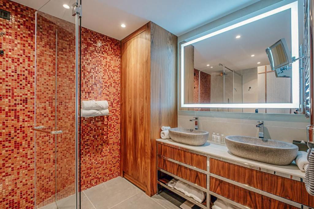 Ananti Suite Sveti Stefan Olivers Travels 5