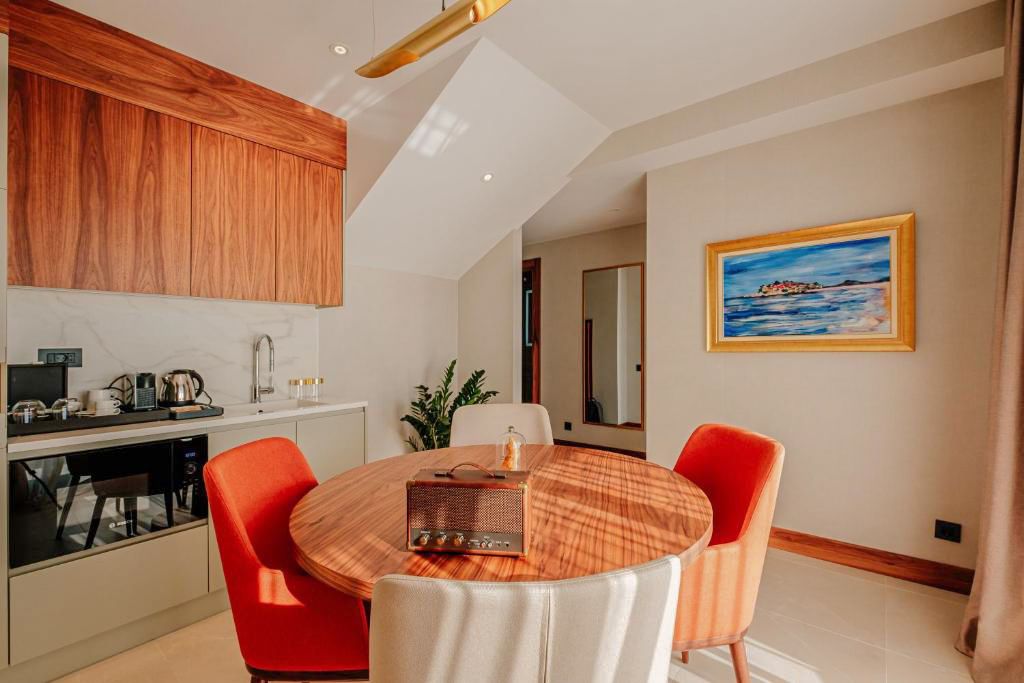 Ananti Deluxe Duplex Suite Sveti Stefan Olivers Travels 5