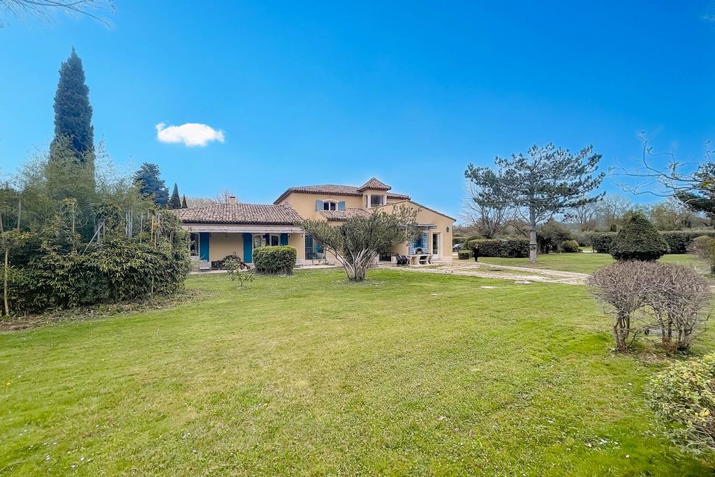 Aznavor CH Provence OliversTravels 3 01