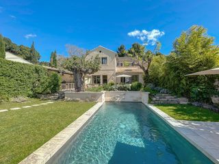 Maison Queirons Provence Olivers Travels 1