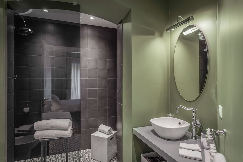 Verona Deluxe Verona Olivers Travels 5