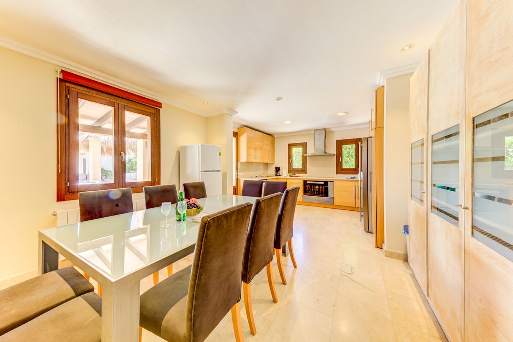 Puerto Ponente Mallorca Spain Olivers Travels 4