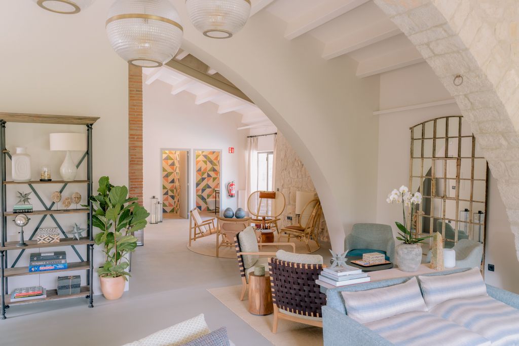 Artu Lodge Girona Olivers Travels 5