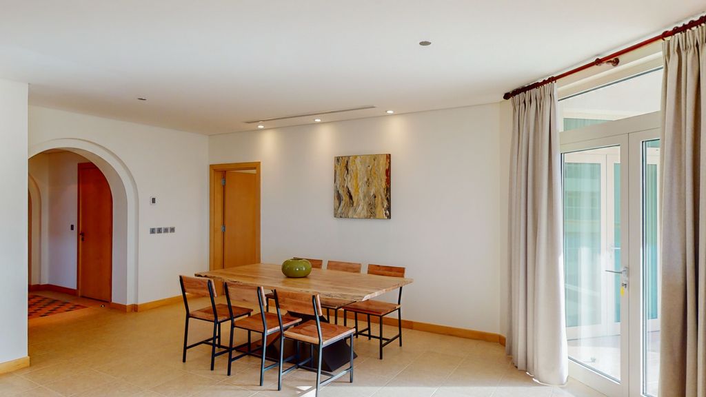 Apartment Nidal UAE Olivers Travels 4