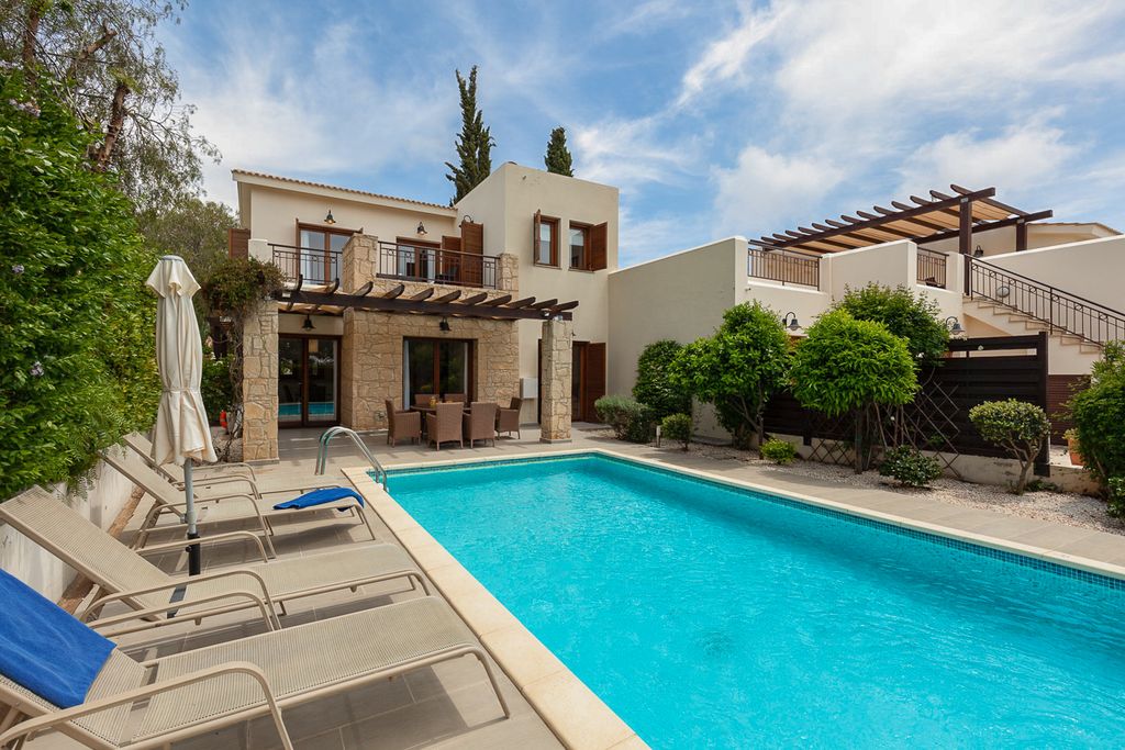 Villa Drosia  Aphrodite Hills Olivers Travels 1
