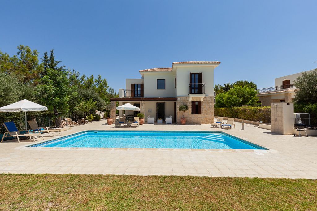 Villa Theros Aphrodite Hills Olivers Travels 1