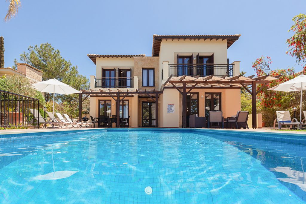 Villa Kiparissi Aphrodite Hills Olivers Travels 1