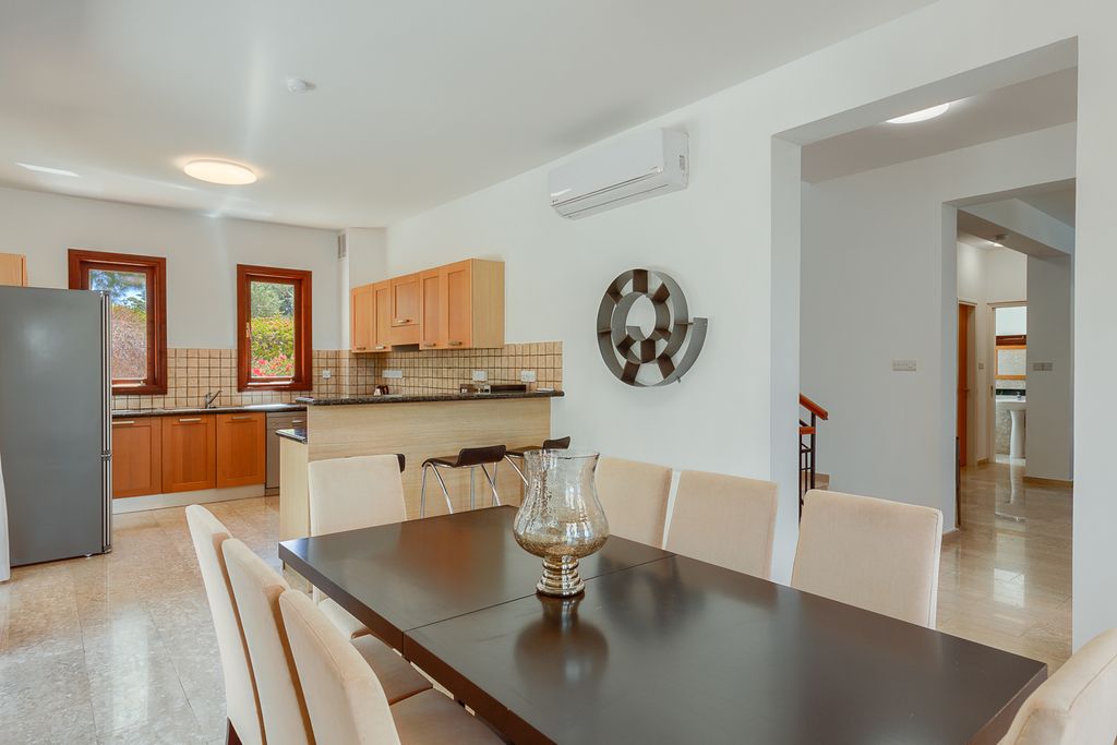 Villa Kiparissi Aphrodite Hills Olivers Travels 4