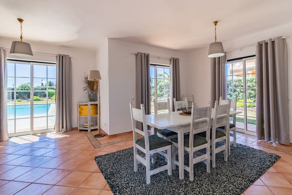 Carvoeiro Jacuzzi Algarve Olivers Travels 4