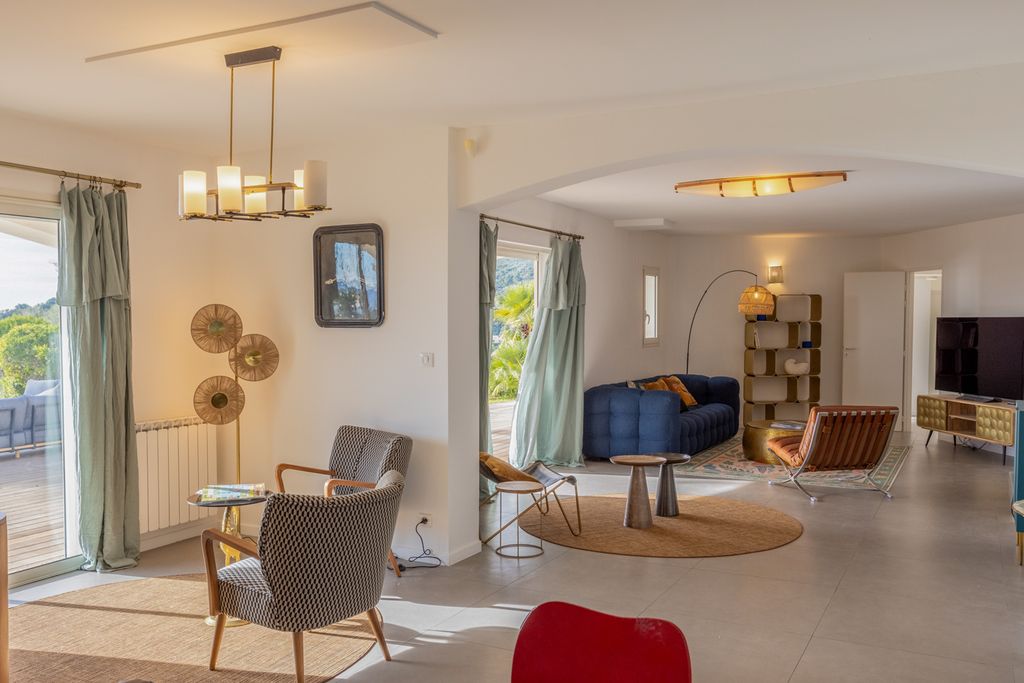 Oasis de La Mer French Riviera Olivers Travels 3