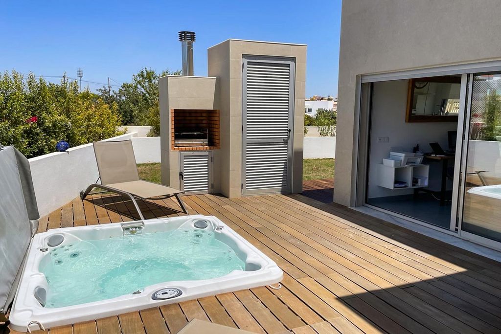 Bubbly Casa Algarve Portugal OliversTravels 2