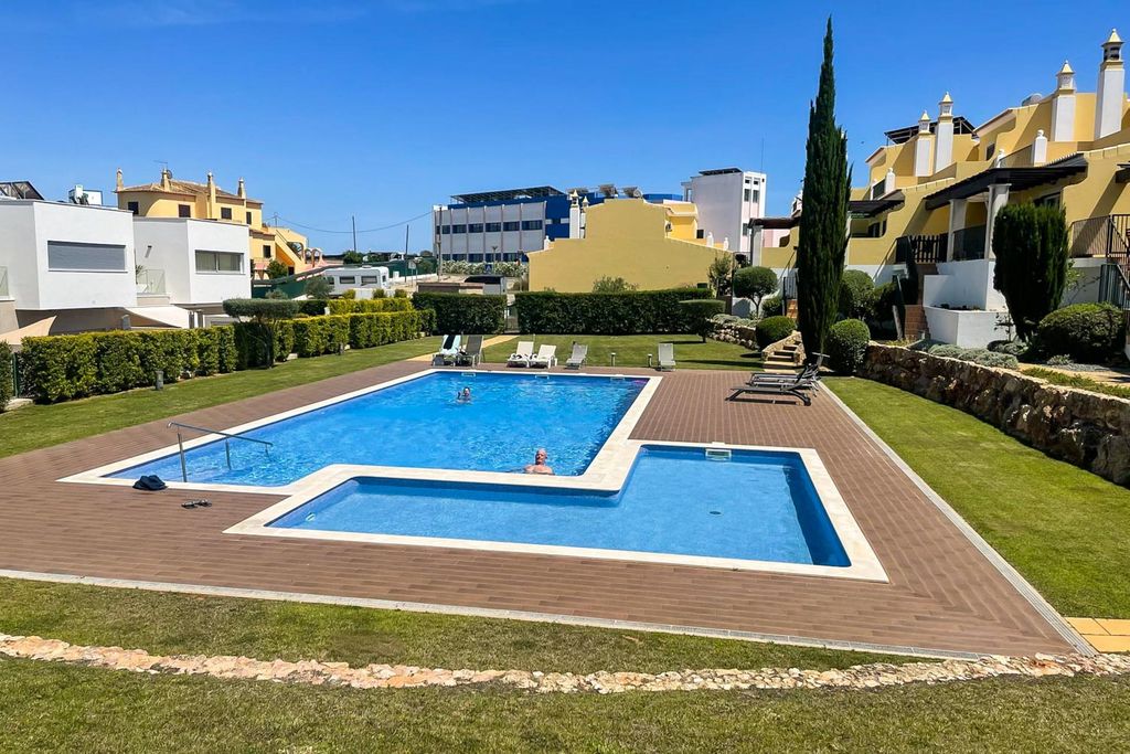 Bubbly Casa Algarve Portugal OliversTravels 3