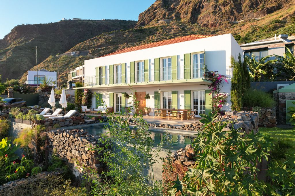 Coral Cabana Madeira OliversTravels 1.1