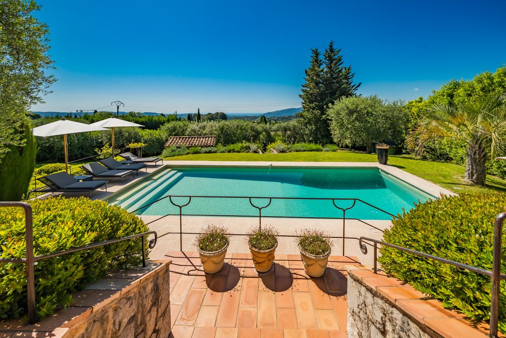 Villa Capricorne Grasse Olivers Travels 02