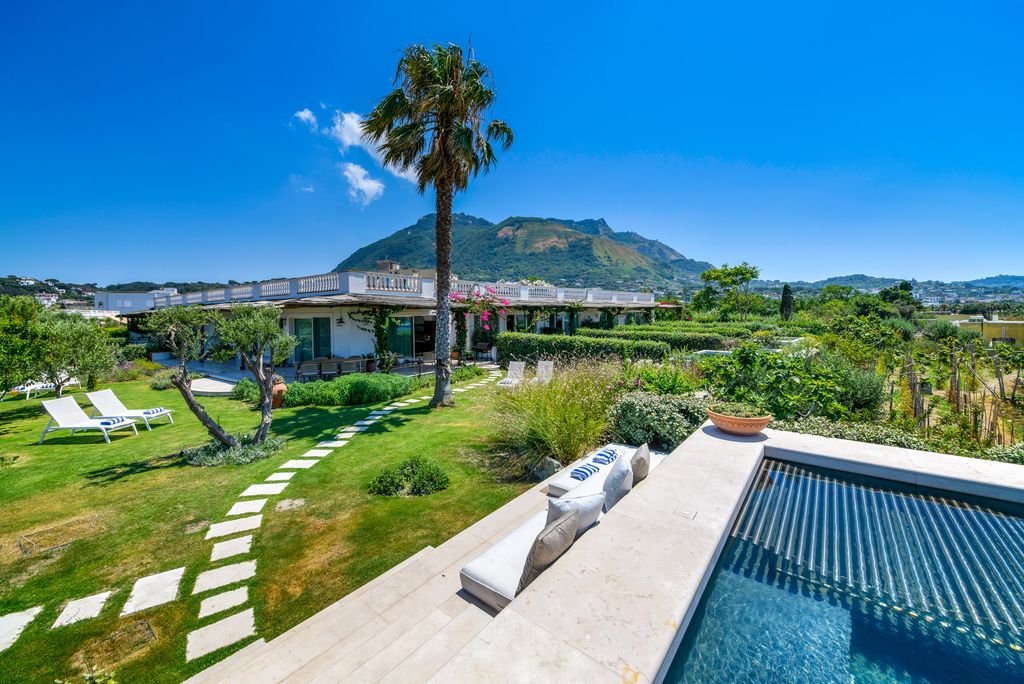 Villa Grande Residenza Ischia Olivers Travels 01