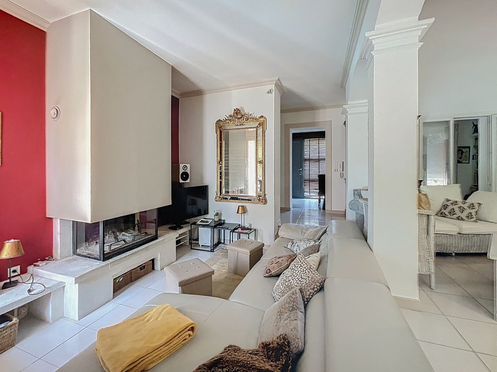 Le Petit Flamingo CH France Olivers Travels 3
