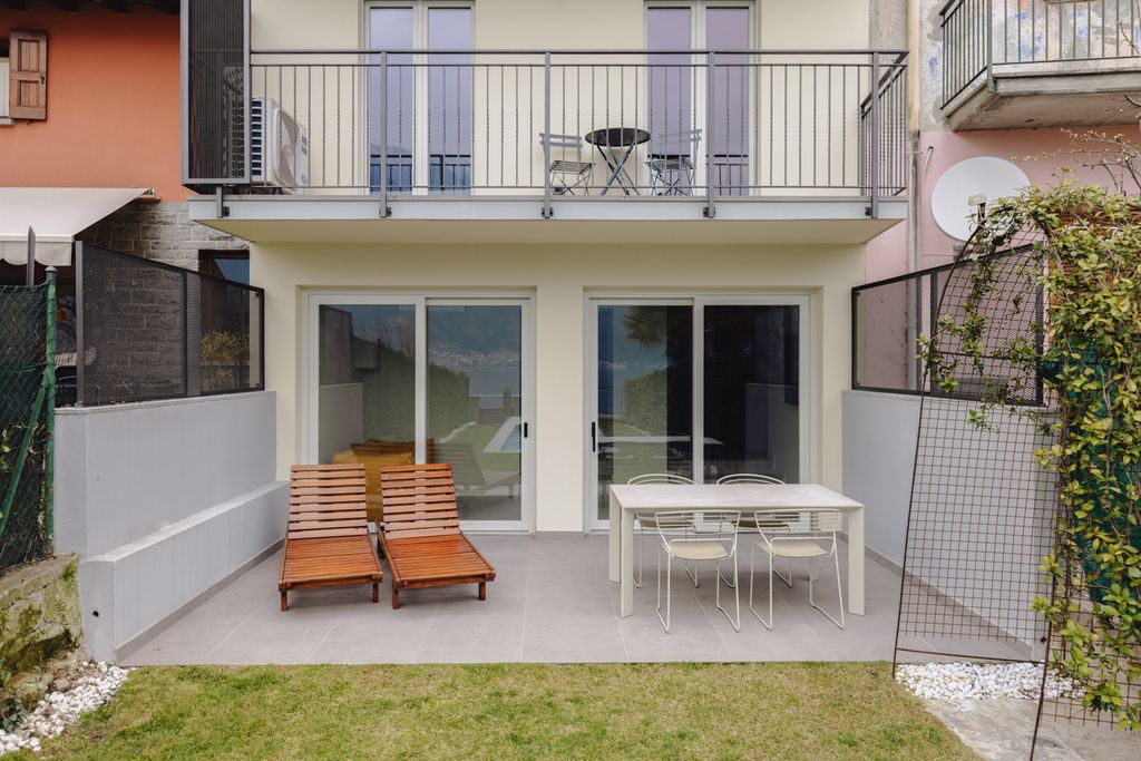 Casa Burbot Lakefront Lake Como Olivers Travels 5
